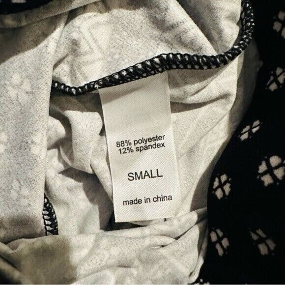 Maurices midi sharkbite hem black and white Jacquard Damask Paisley Size Small - Picture 8 of 8